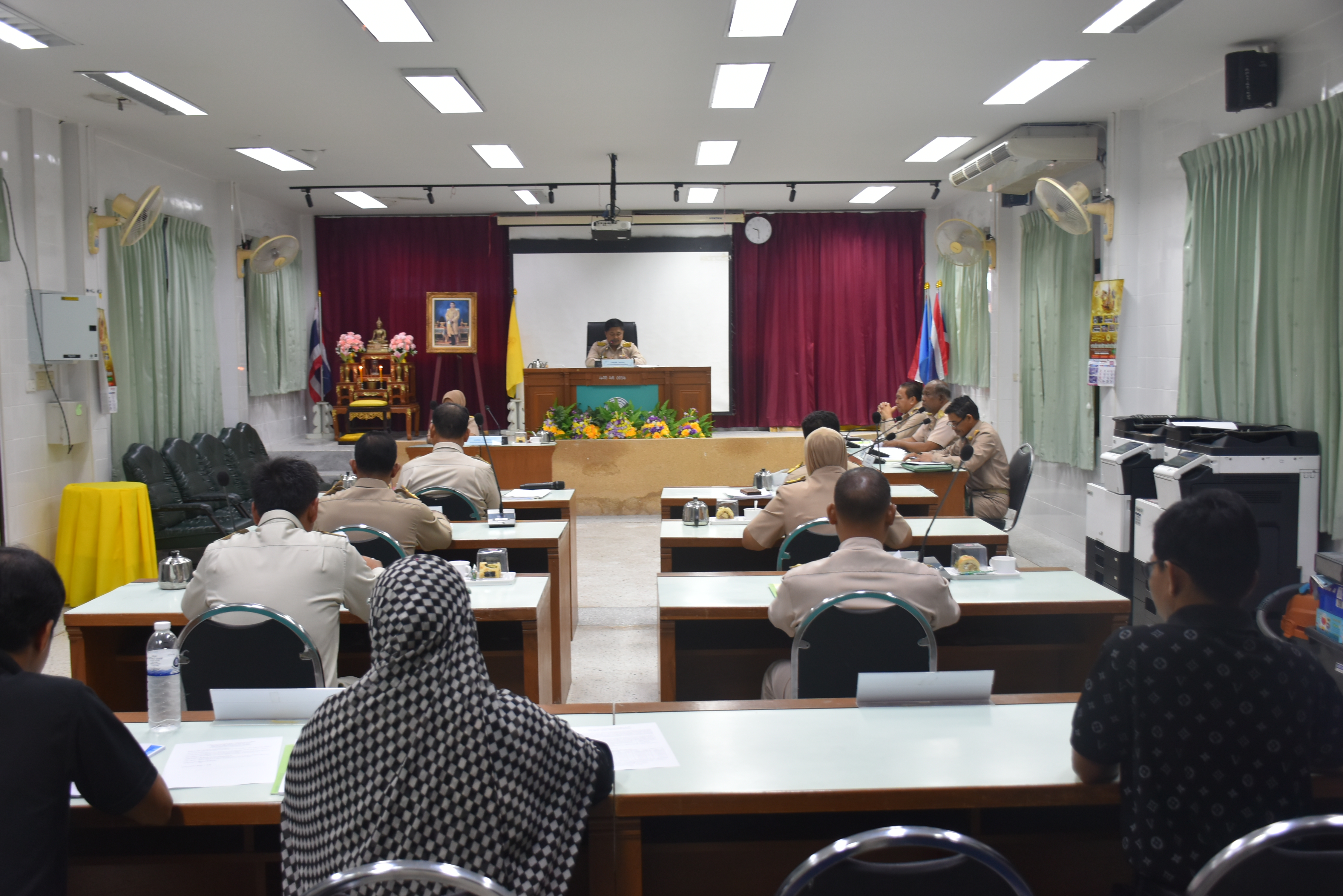 ประชุมสภาองค์การบริหารส่วนตำบลโพธิ์ทอง สมัยวิสามัญ สมัยที่ ๓ ประจำปี พ.ศ. ๒๕๖๘ วันพุธ ที่ ๒๖ พฤศจิกายน ๒๕๖๘ เวลา ๐๙.๐๐ น. ณ ห้องประชุมสภาองค์การบริหารส่วนตำบลโพธิ์ทอง