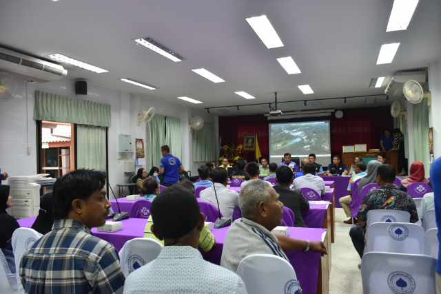 ประชุมชี้แจงโครงการฝ่ายลุงช่วง ตำบลโพธิ์ทอง อำเภอท่าศาลา จังหวัดนครศรีธรรมราช